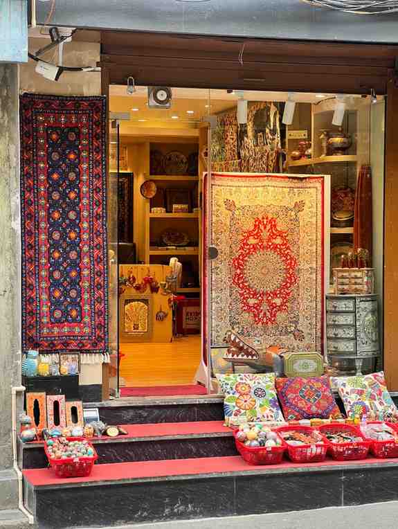 Best Souvenirs to Buy in Nepal